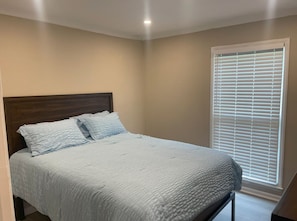 4 bedrooms, bed sheets