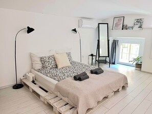 2 多间卧室、熨斗/熨衣板、免费 WiFi、床单