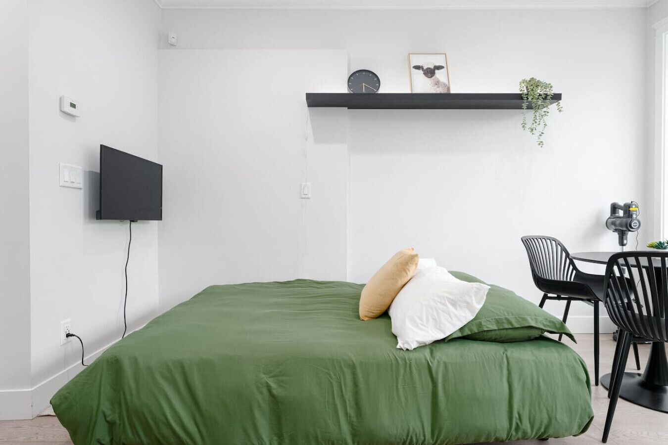 1 bedroom, WiFi, bed sheets