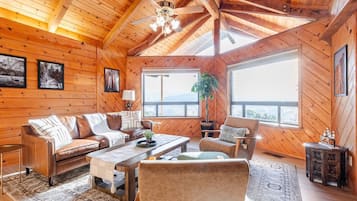 Smart TV, fireplace, table tennis