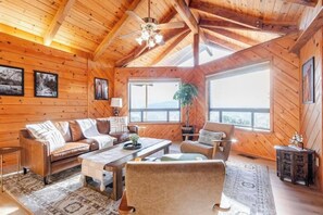 Smart TV, fireplace, ping pong