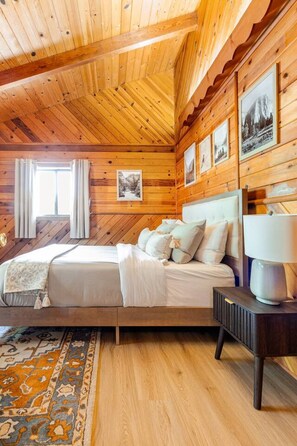 2 عدّة غرف نوم ومكواة/لوح كي وسرير سفر وواي فاي مجانًا