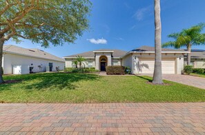 Exterior - Elegant 4Br Retreat W/ Stylish Interior & Kitchen (Davenport)