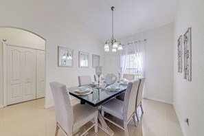 Ferienhaus | Esszimmer