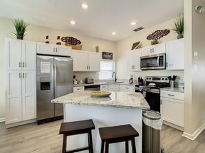Full-size fridge, microwave, oven, stovetop - Resort-Style Villa | Pool, Spa & Game Room! (Kissimmee)