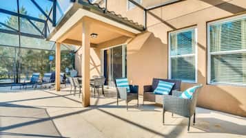 House | Terrace/patio