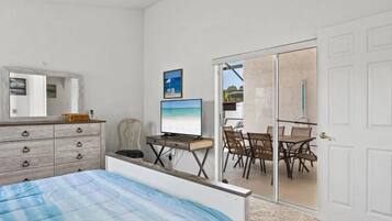 House | Iron/ironing board, free cribs/infant beds, travel crib, free WiFi