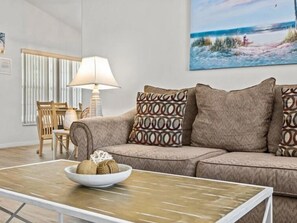 Hus | Opholdsområde | 55-tommers smart-tv med digitale kanaler