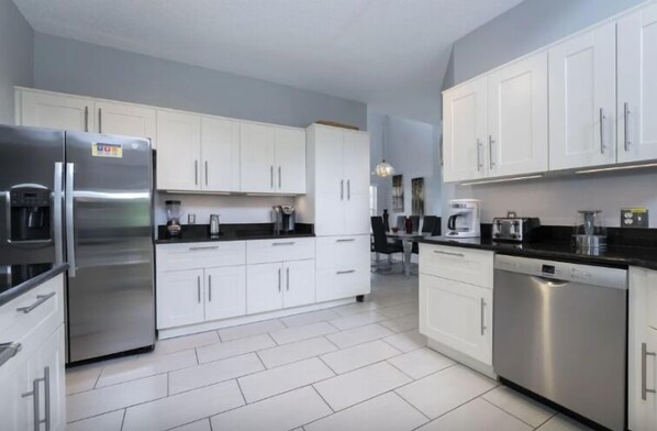 House | Private kitchen | Full-sized fridge, microwave, oven, stovetop