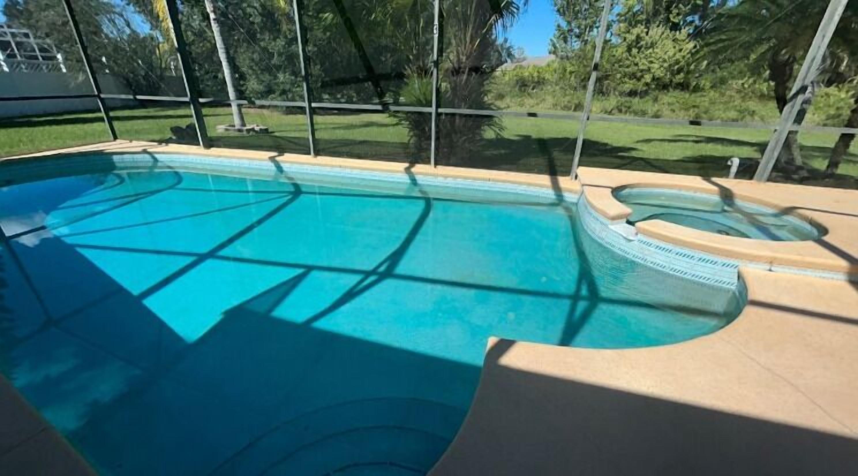 حمّام سباحة خارجي، مقاعد للتشمس