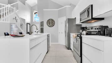House | Private kitchen | Full-size fridge, microwave, oven, stovetop