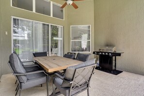 Outdoor dining - 5Br Kissimmee Home W/ Pool & Game Room Fun (Kissimmee)