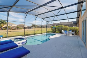 Outdoor pool - Emerald Island Retreat Near Parks (Kissimmee)