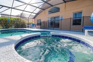 Kolam renang outdoor