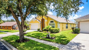 Front of property - Emerald Island Retreat Near Parks (Kissimmee)