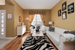 บ้านพัก | บริเวณนั่งเล่น | สมาร์ททีวี 55 นิ้ว พร้อมช่องดิจิตอล, ฟุตบอลโต๊ะ, บริการสตรีมมิ่ง