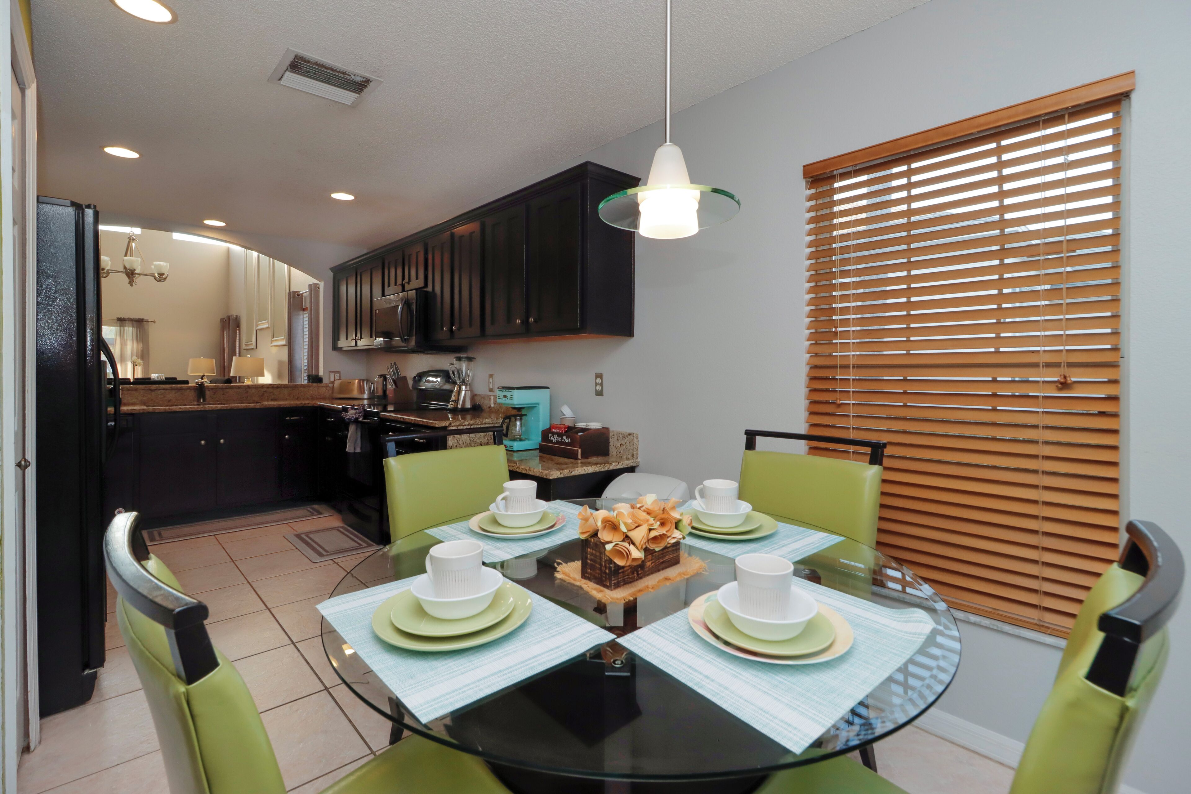 House | In-room dining