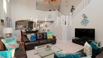 Rumah | Area keluarga | Smart TV 55-inci dengan saluran TV digital dan layanan streaming