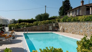 Villa, 2 habitaciones, fumadores, piscina privada | Piscina | Una piscina al aire libre