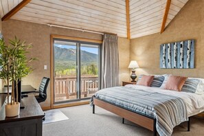 3 chambres, fer et planche à repasser, Wi-Fi, draps fournis