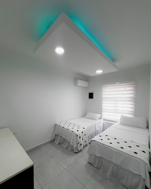 2 bedrooms, iron/ironing board, free WiFi, bed sheets