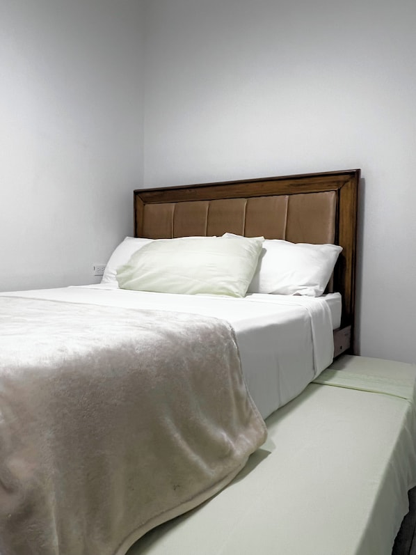 2 bedrooms, iron/ironing board, free WiFi, bed sheets
