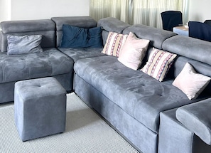 Living area - 2 Bed Flat - Sleeps 4 - Pets - Parking - Wifi (Vlorë)