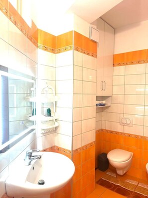 Shower, towels
