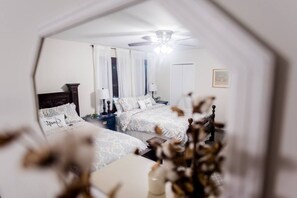 1 slaapkamer, een strijkplank/strijkijzer, wifi, beddengoed