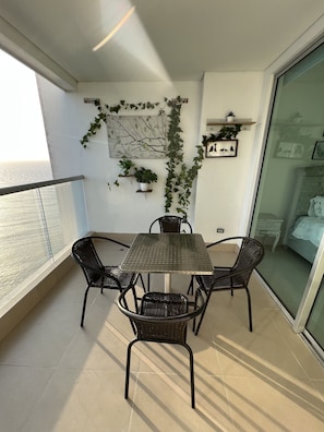 Apartamento Confort, balcón, vistas a la playa | Terraza o patio