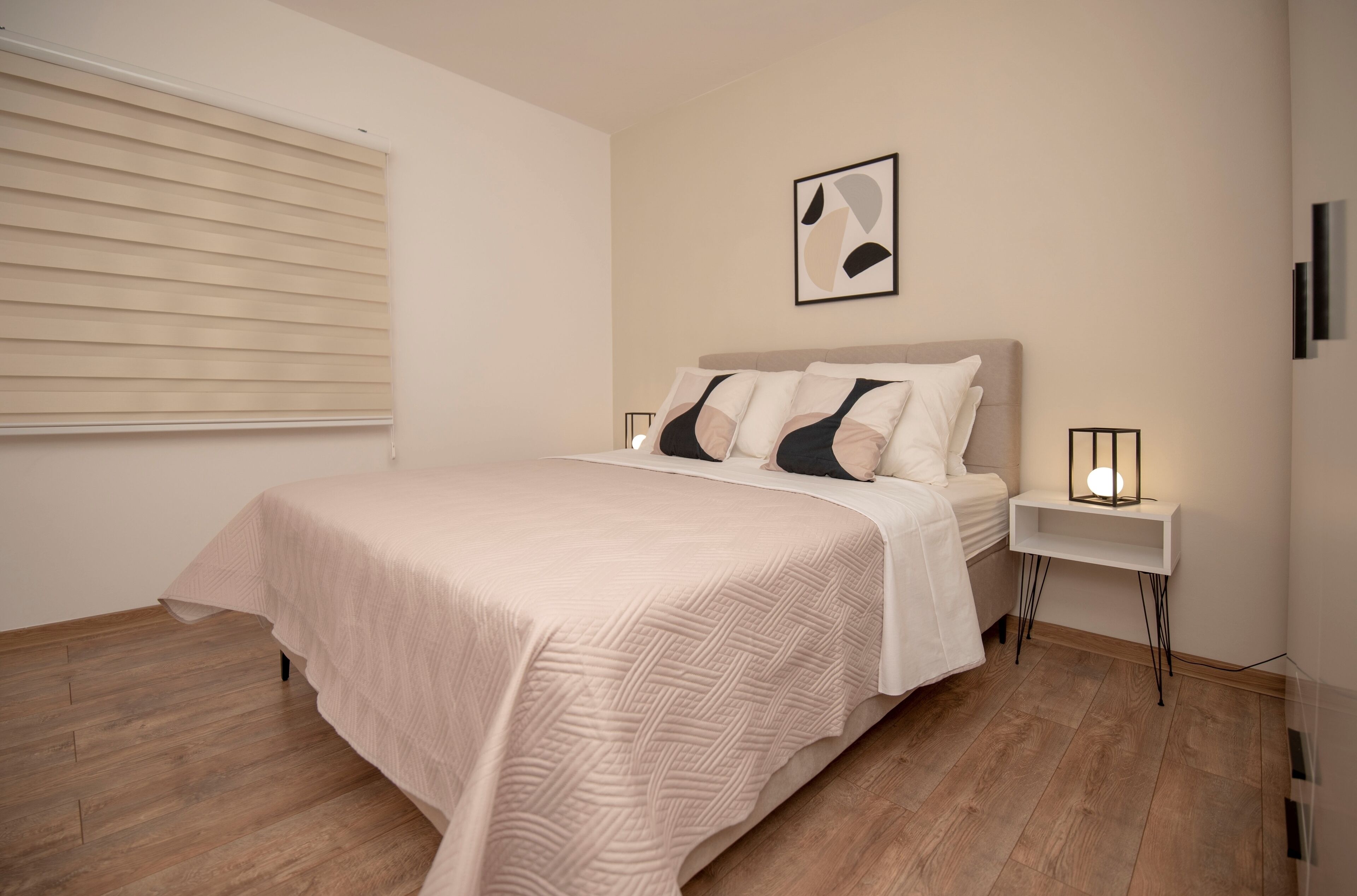 1 غرفة نوم ومكواة/لوح كي وواي فاي