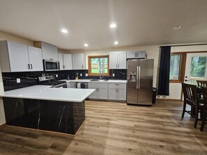 Ofen, Herdplatte, Geschirrspüler