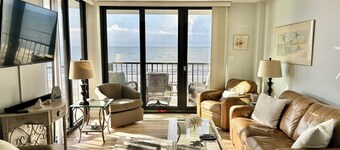 New Listing! Oceanfront, Clean, 3 BR/3 BTH, Crescent Sands- North Myrtle Beach