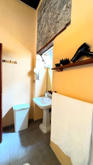 House, 1 Bedroom, Accessible, Smoking | Bathroom - Casa Tradicional - Caletón Chico (Garachico)