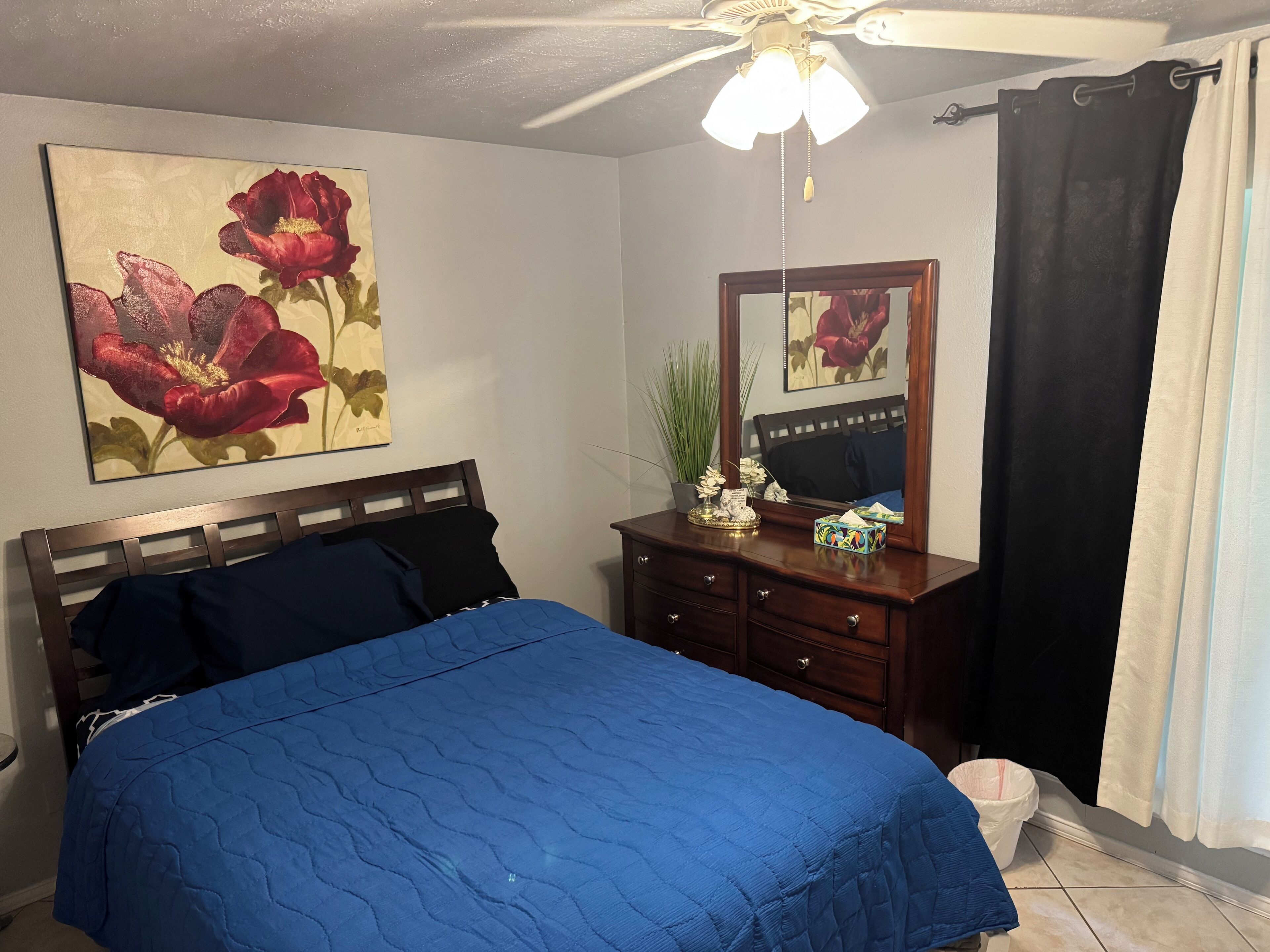 3 bedrooms, desk, iron/ironing board, free WiFi