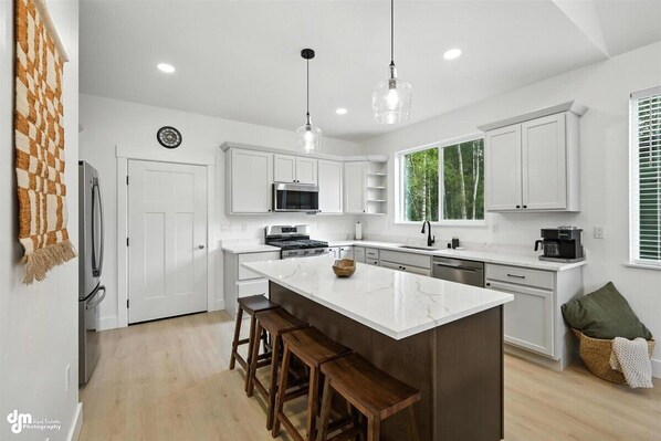 Microwave, oven, stovetop, dishwasher