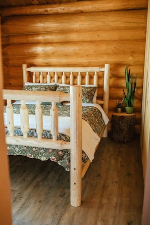 1 bedroom, desk, iron/ironing board, WiFi - Off-Grid Wilderness Cabin with Mountain Views, Hot Tub, Sauna & Canoes (Provincial Park)