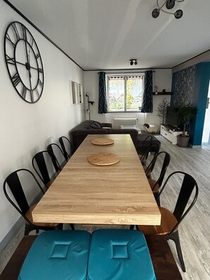 Dining - Gîte Sancy ***, comfort and relaxation in Auvergne (Saint-Nectaire)
