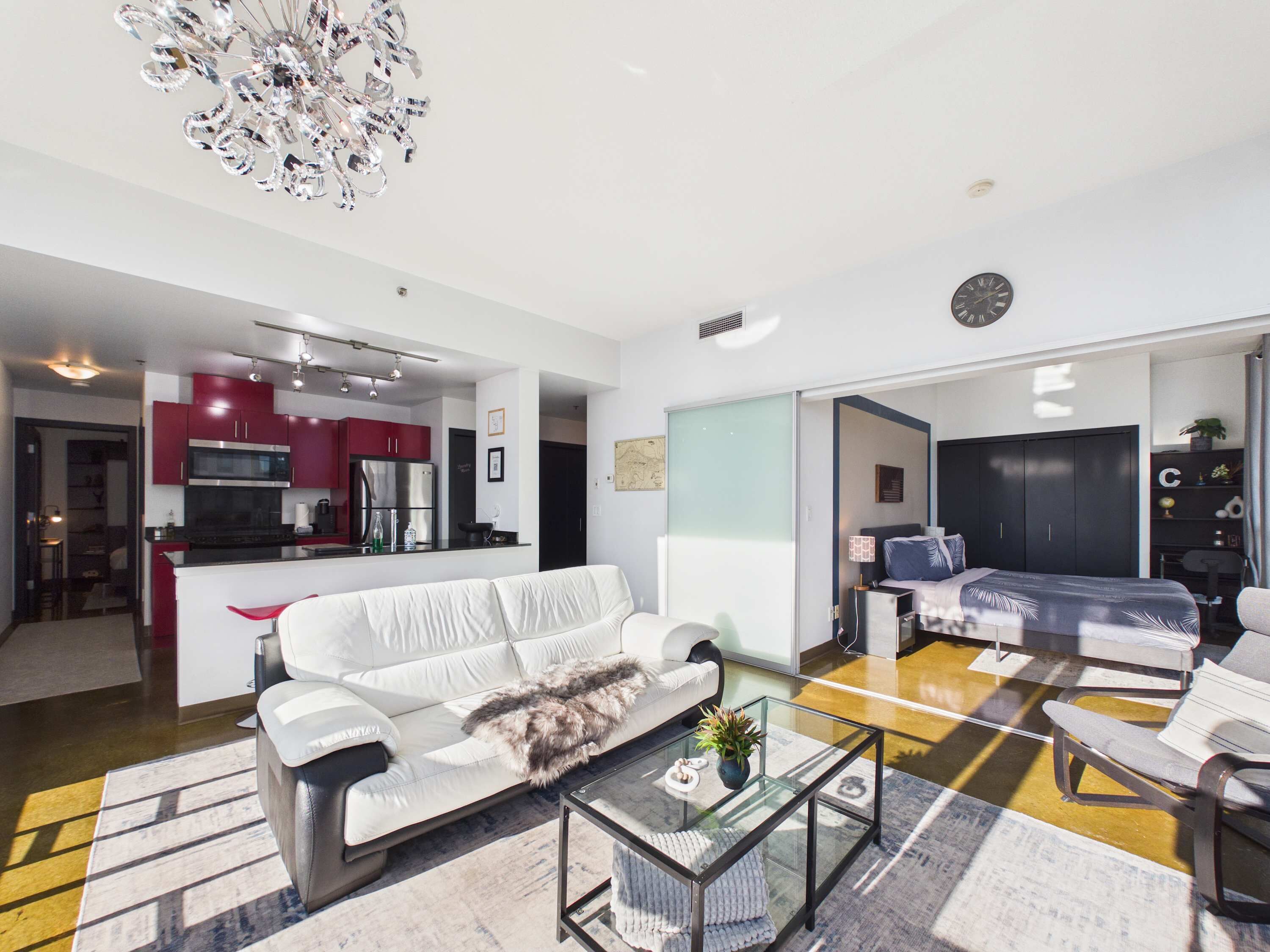 2 多间卧室、办公桌、熨斗/熨衣板、旅行婴儿床