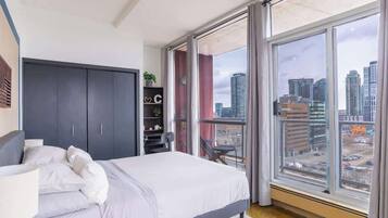 2 bedrooms, desk, iron/ironing board, travel crib