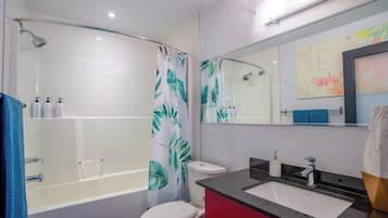 Doccia, articoli per l'igiene personale ecosostenibili, asciugacapelli