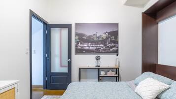 2 bedrooms, desk, iron/ironing board, travel crib