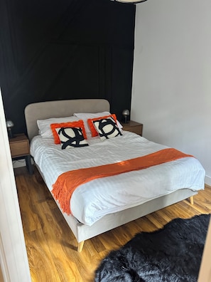2 bedrooms, WiFi, bed sheets