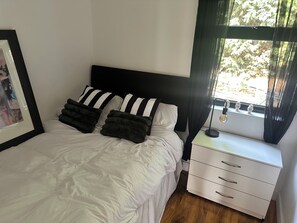 2 bedrooms, WiFi, bed sheets
