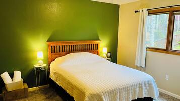 3 quartos, ferros/tábuas de passar roupa, berço de viagem