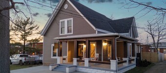 The Luxe/Pickleball/Basketball/ Hot Tub / 8 Mins to Horse Park