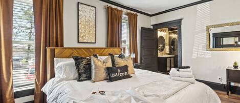 6 chambres, fer et planche à repasser, lit parapluie, Wi-Fi gratuit