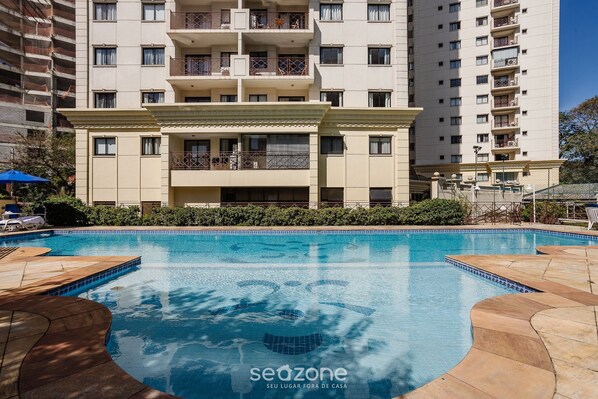 Eenvoudig appartement | Zwembad