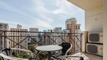 Basic Apartment | Outdoor dining