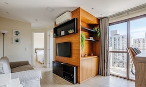 Apartamento básico | Área de estar | Smart TV 32 polegadas com canais digitais